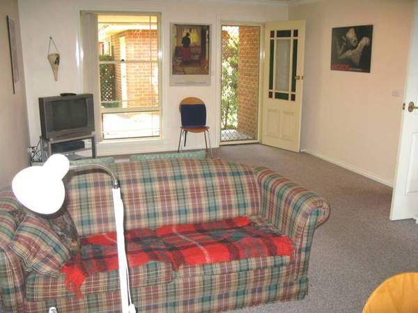 CENTRAL AND PRIVATE Picture 3