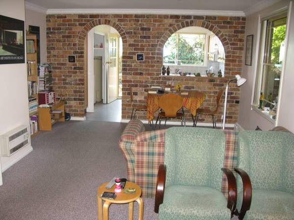 CENTRAL AND PRIVATE Picture 2