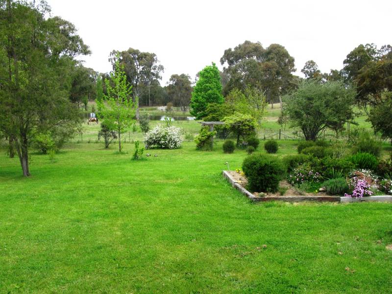 SPACIOUS TRANQUIL CONTEMPORARY Picture 3