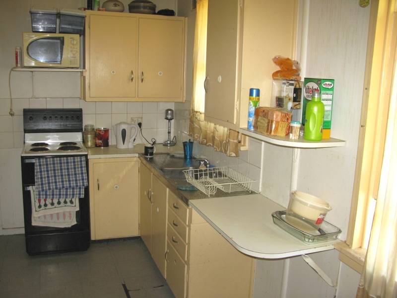 CONVENIENT LOCATION Picture 2