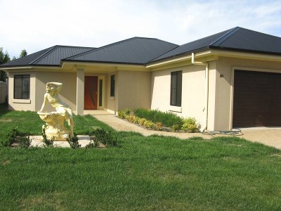 SOUTH HILL EXCELLENCE Picture