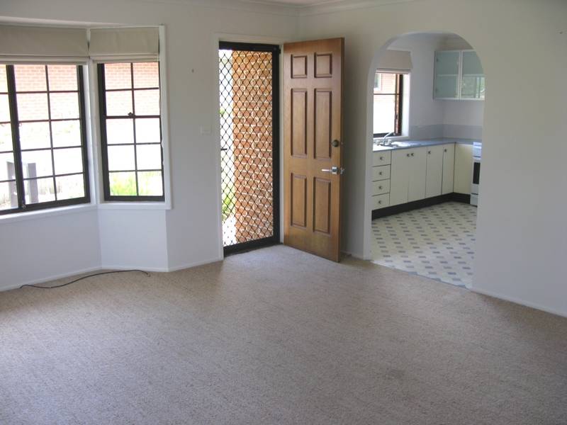 PRIVATE & APPEALING Picture 3