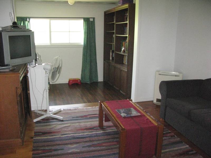 CONVENIENT LOCATION Picture 2