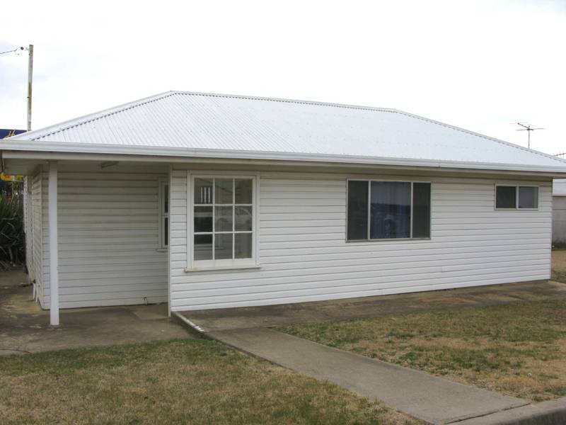 FREE STANDING COMMERCIAL Picture 1