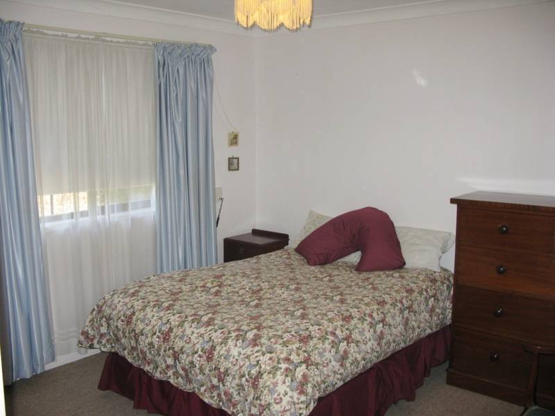 PRIVATE AND APPEALING Picture 3