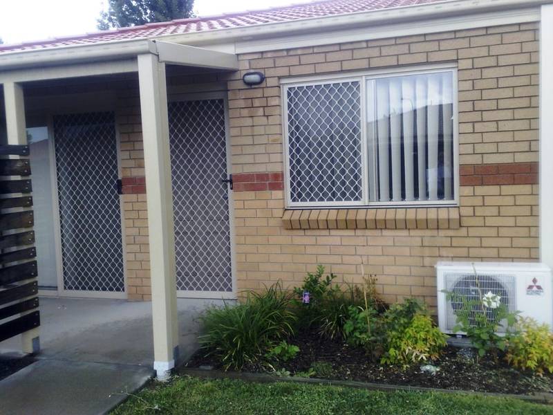 ALL YOU NEED TO DO IS MOVE IN! Picture 2