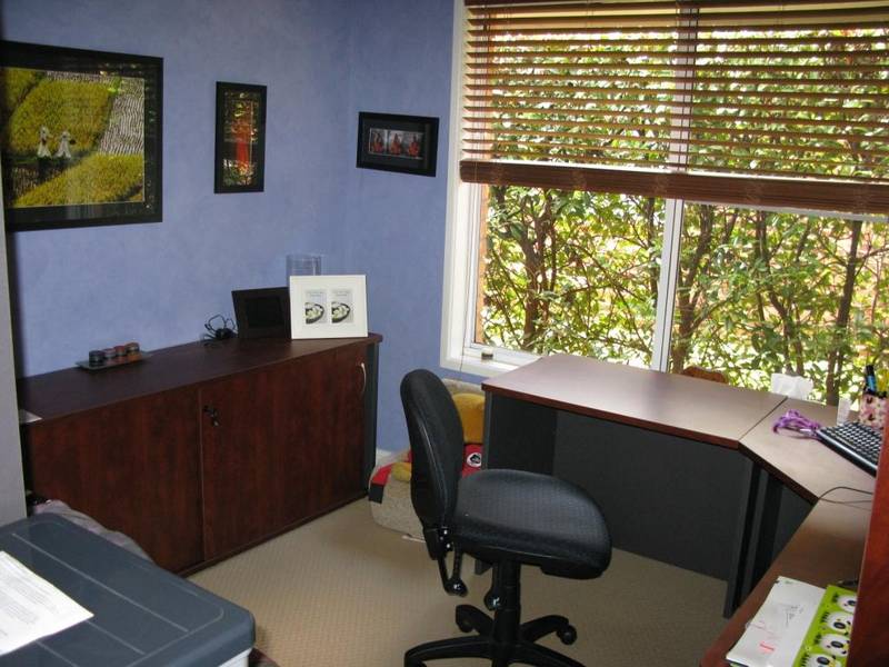 MAGNIFICENT HOME ON SOUTH HILL Picture 3