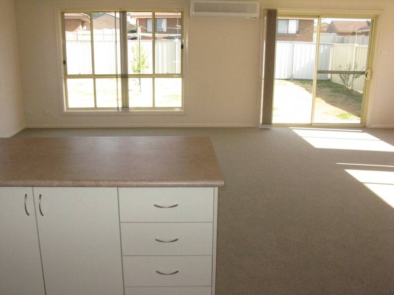 MAINTENANCE FREE LIVING Picture 3