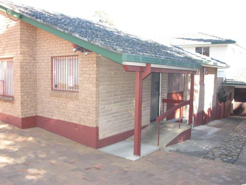 VERSATILE PREMISES IN DANGAR STREET Picture 1