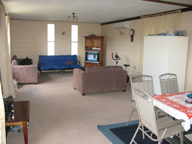 HIDDEN BEAUTY Picture 2