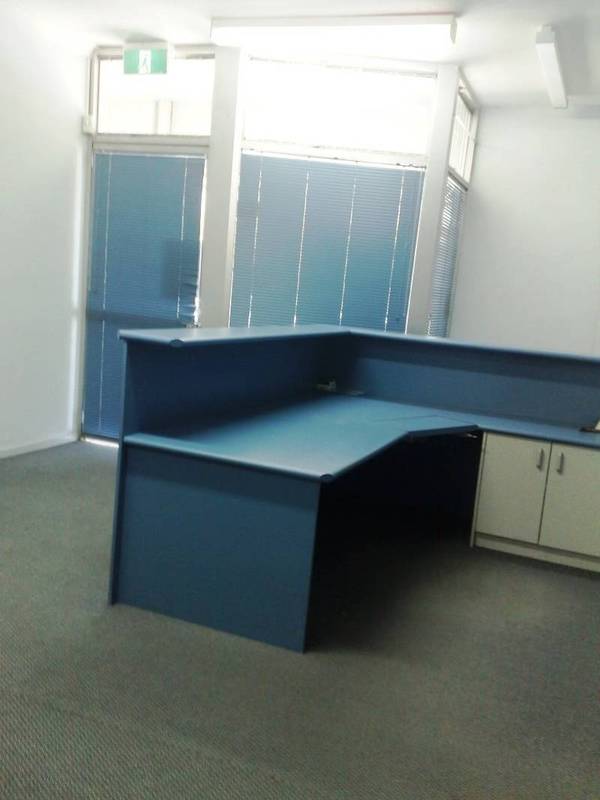 Commercial space on busy corner Picture 3