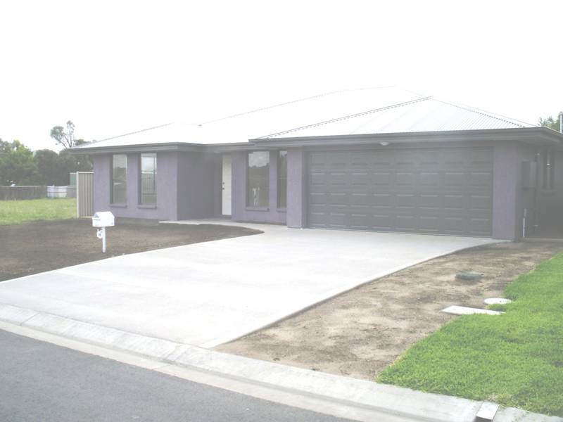 EXECUTIVE LIVING Picture 1