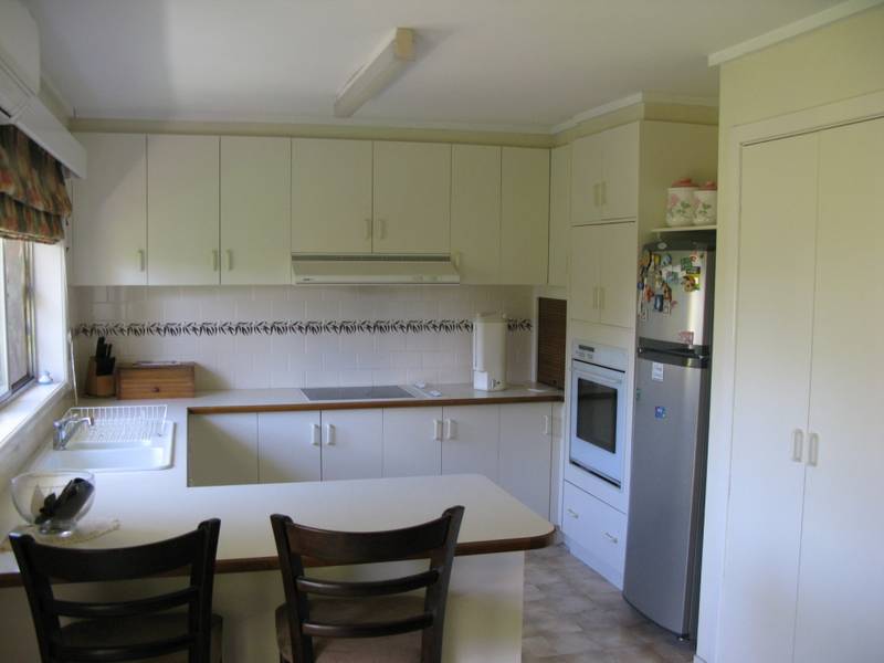 COLONIAL CHARM Picture 2