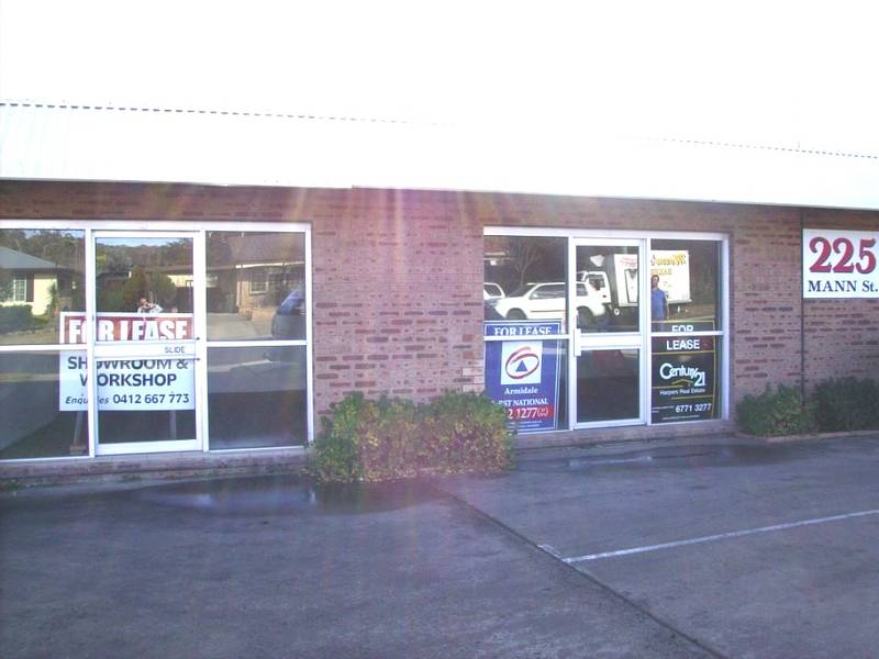 INDUSTRIAL RETAIL Picture 2