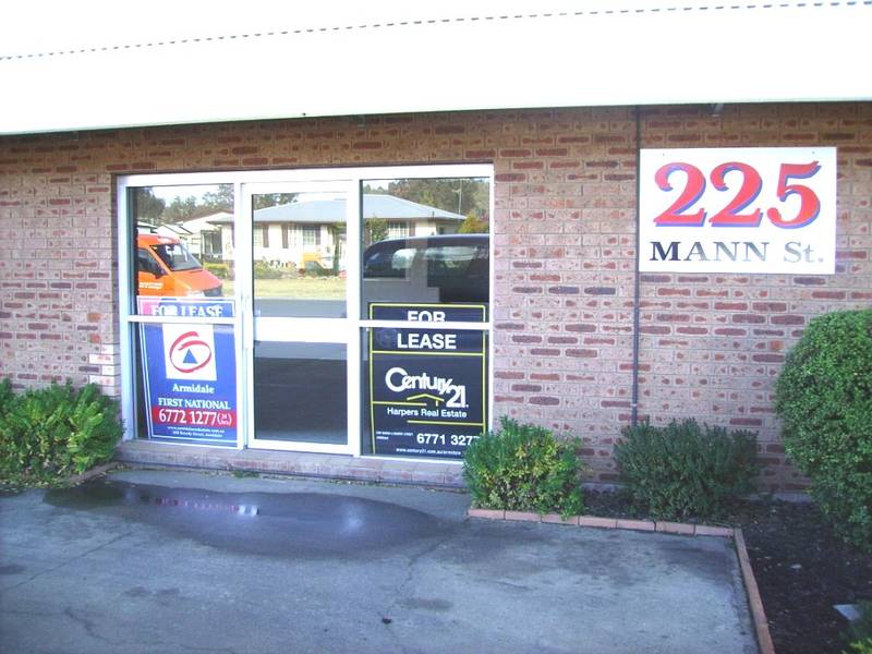 INDUSTRIAL RETAIL Picture 1