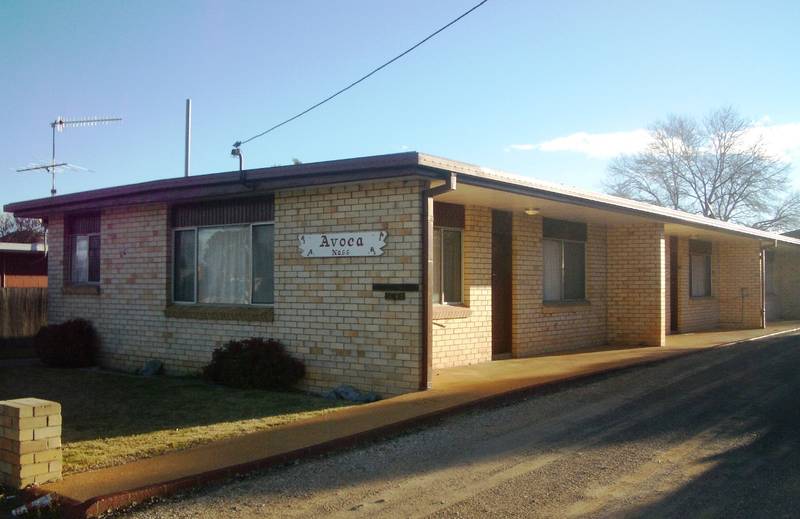 Close to University & Shops Picture 1