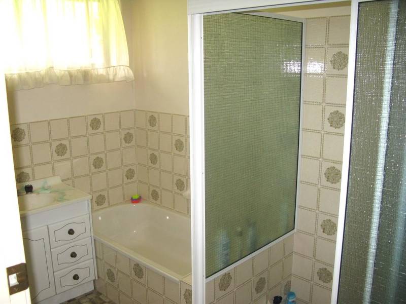 GREAT FAMILY HOME OR INVESTMENT PROPERTY Picture 3