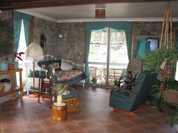 UNIQUE STONE HOME Picture 2