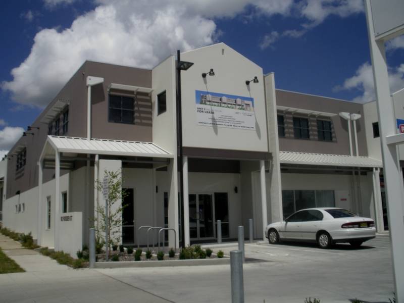 BRAND NEW RETAIL SPACE Picture 2