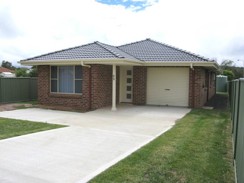 VACANT AND READY Picture 1