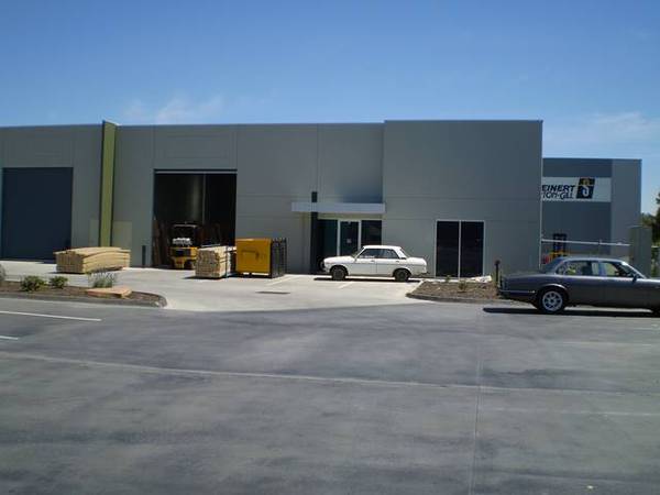 BIG SHOW - SMALL RENT! Picture 2