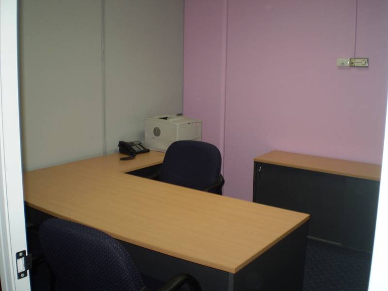 SERVICED FURNISHED OFFICE Picture 3