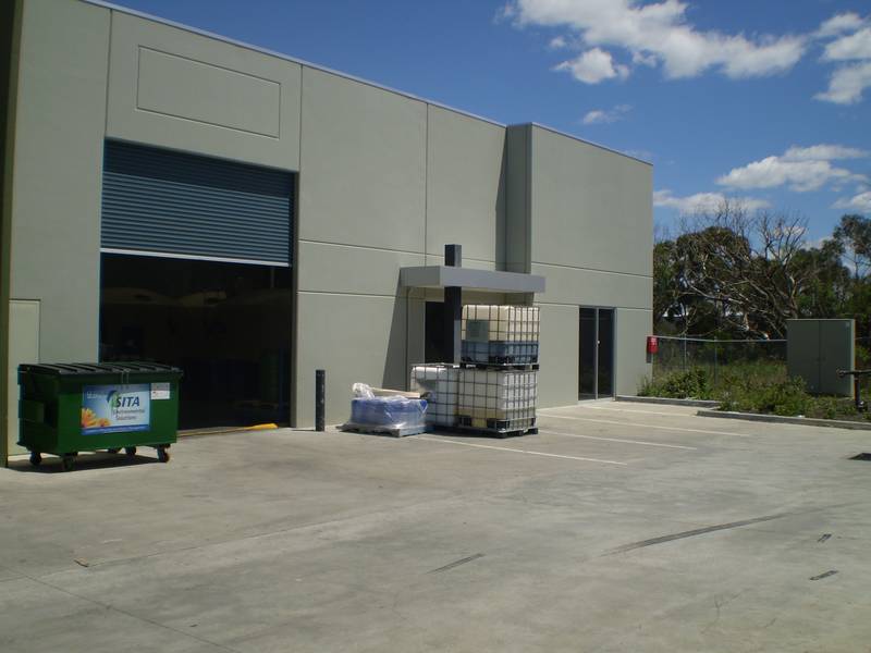 LIKE BRAND NEW! Picture 1