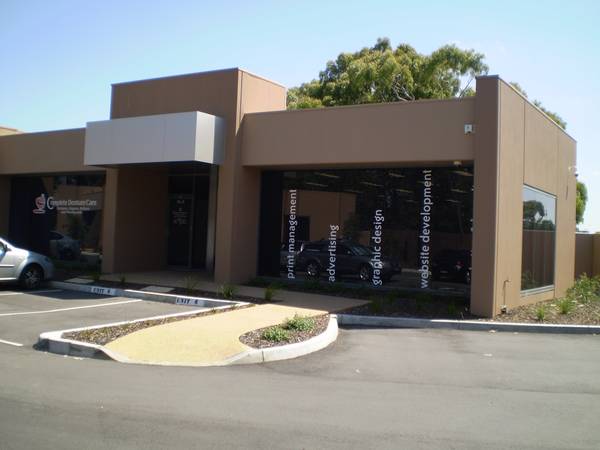 NEXT TO NEW! Picture 1