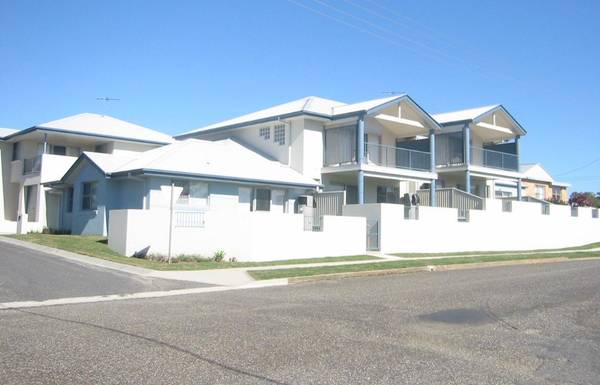 SPARKLING NEW UNITS IN URUNGA Picture 1