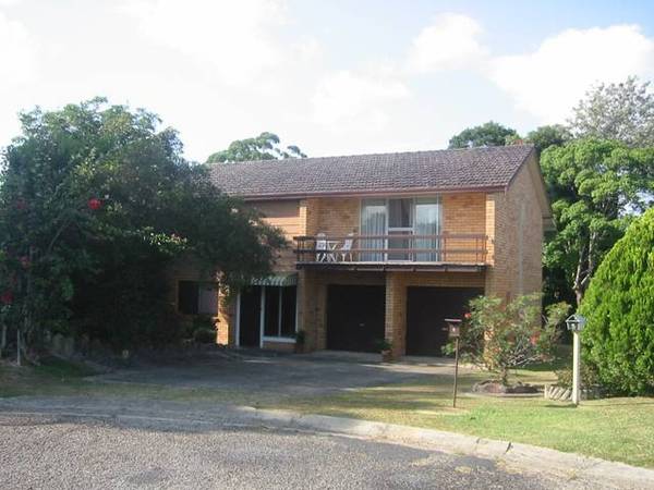 SOLID, NEAT HOME ON A 1107M2 BLOCK Picture 1