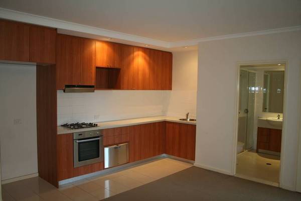 STYLISH AND AFFORDABLE! Picture 2