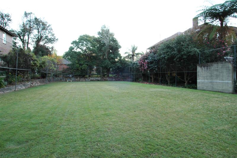 SOUGHT AFTER EAST SIDE WALK RAIL LAND Picture 2