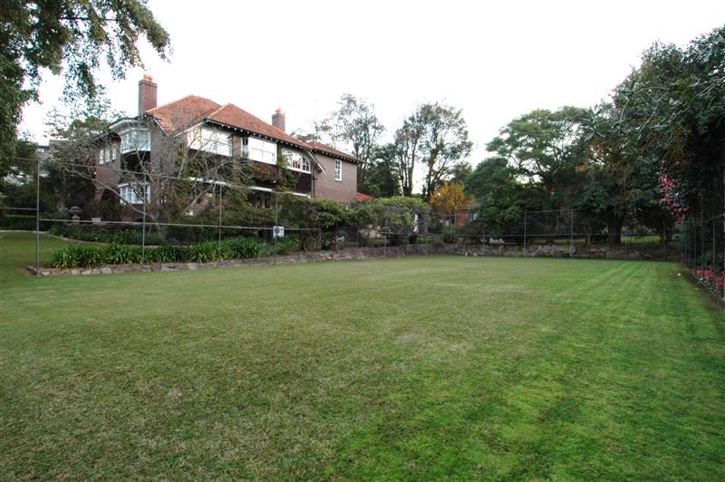 SOUGHT AFTER EAST SIDE WALK RAIL LAND Picture 3