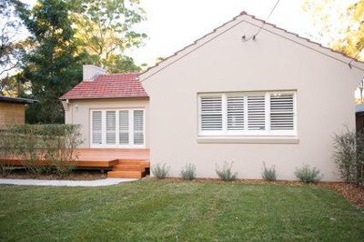 Delightful, freshly renovated 3 bedroom home in quiet location... Picture