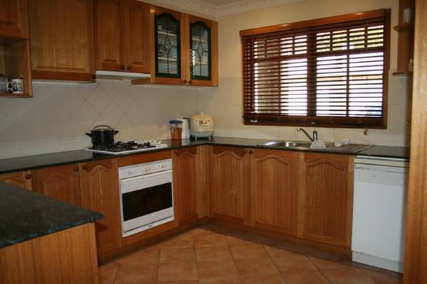 MODERN TOWNHOUSE Picture 3