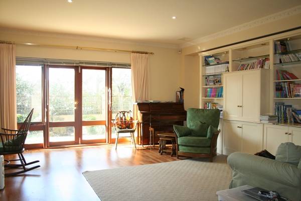 MODERN TOWNHOUSE Picture 2