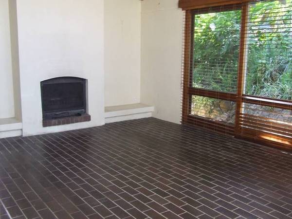 Comfortable air conditioned family home with pleasant leafy outlook... Picture