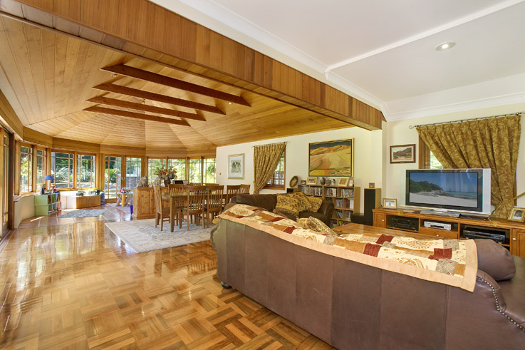 IMAGINE HAVING IT ALL!!!
CHARM, SPACE, QUALITY AND PEACE!!! + BONUS FULLY SELF CONTAINED IN-LAW ACCOMMODATION Picture