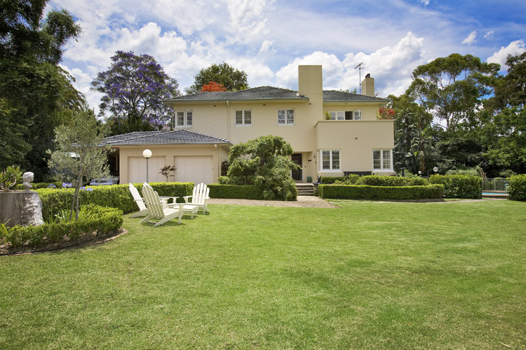 A Country Estate Picture 1