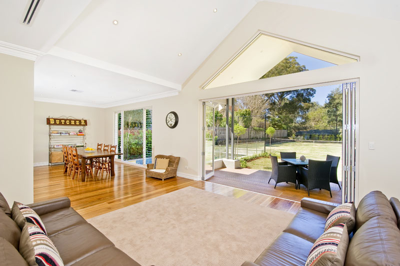 PINNACLE FAMILY LIVING! Picture 3