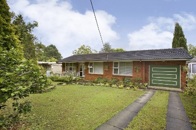 1960's STARTER ON LEVEL LAND! Picture