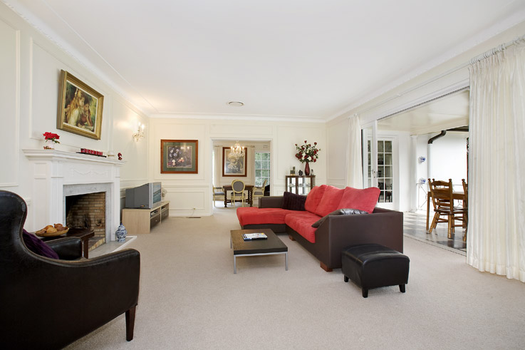 CLASSIC ELEGANCE! Picture 2