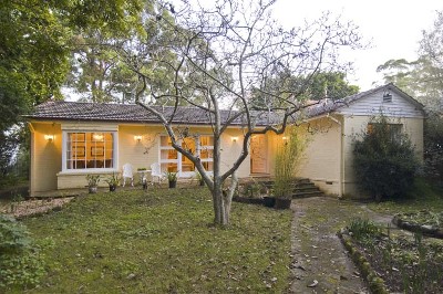 EAST SIDE WALK RAIL - OFFERS BY 24 JUNE! Picture