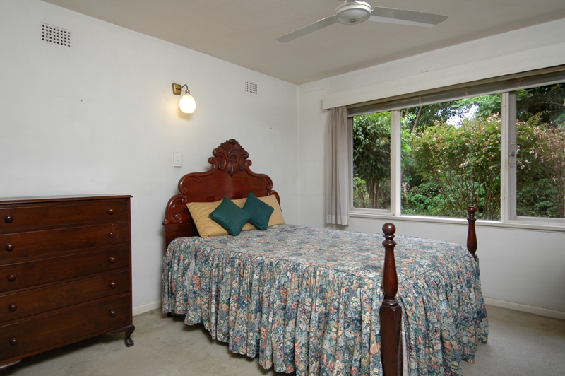 EAST SIDE WALK RAIL! Picture 3