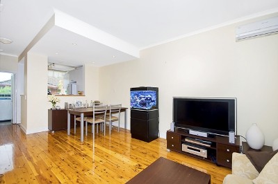 STYLISH AND MODERN LIVING! Picture