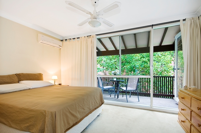 STYLISH AND MODERN LIVING! Picture 3