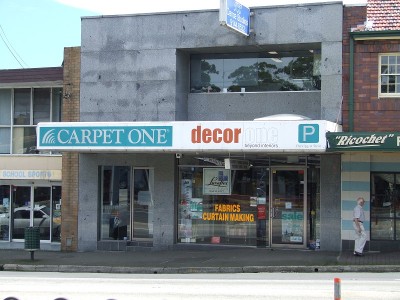 Prime retail showroom for lease in thriving, family oriented Upper North Shore location....make your mark! Picture