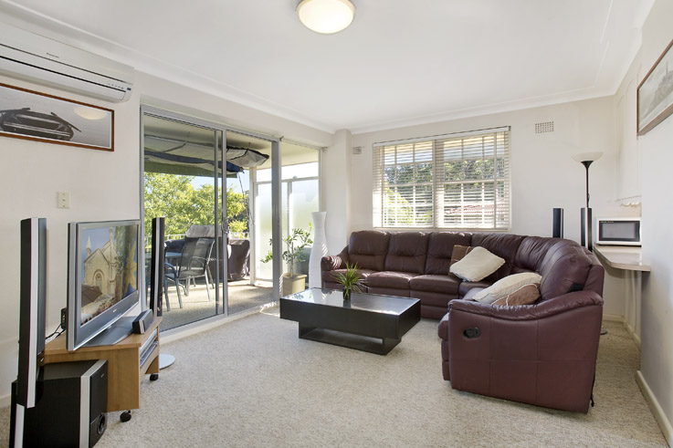 'WELLINGTON COURT' Picture 3