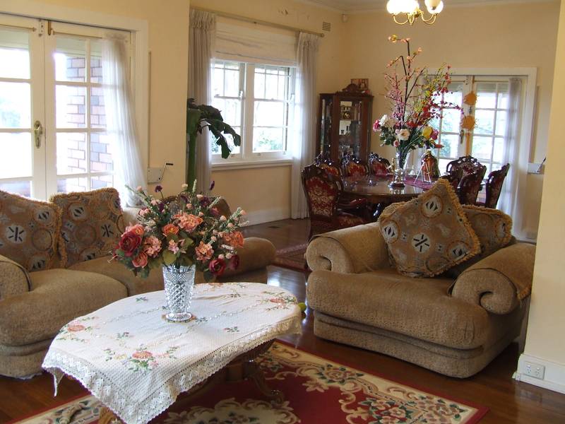 ***LEASED - MORE QUALITY HOMES AVAILABLE - CALL 9449 4444*** Delightful single level 4 bedroom family home with ducted g Picture