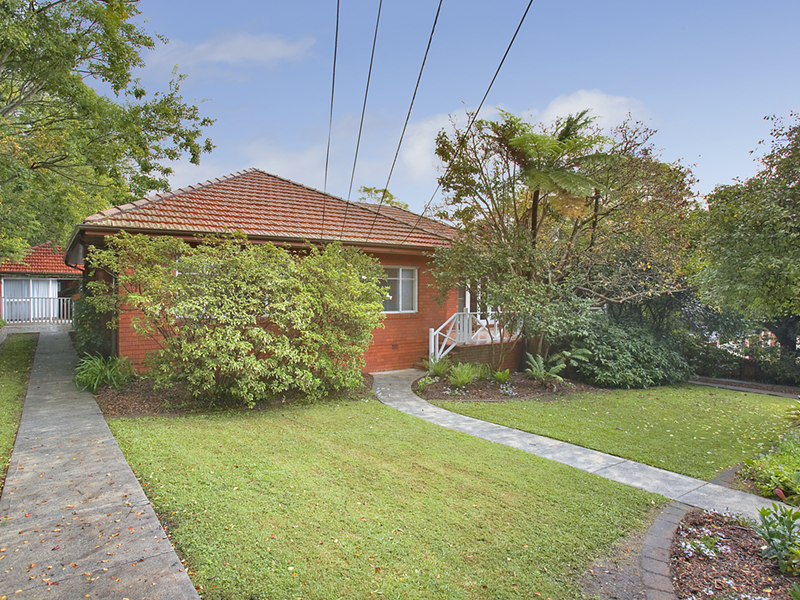 OUTSTANDING OPPORTUNITY! Picture 2